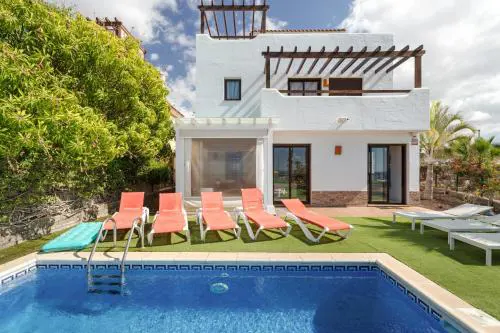 Spacious Villa Laurisilva
