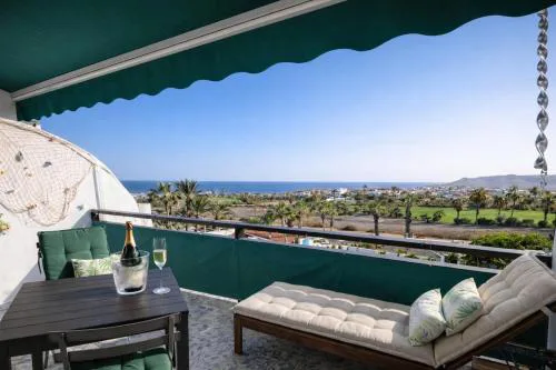 Top Floor Penthouse with Ocean View & Pool - Suite Poseidon