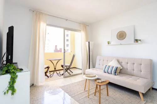 Home2Book Bright Stadium Apartment, Santa Cruz