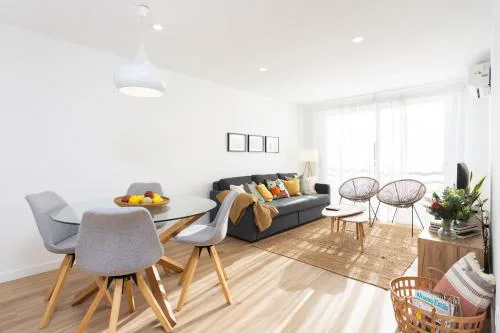 Home2Book Spacious & Modern Escape in Santa Cruz