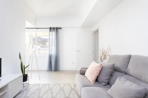Home2Book Stylish & Bright Apt, Santa Cruz Center