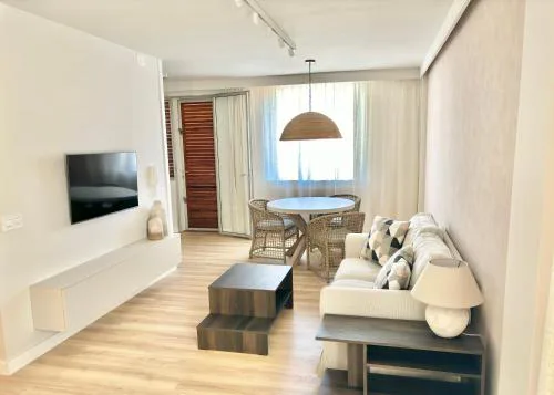 Studio with pool downtown area of Santa Cruz