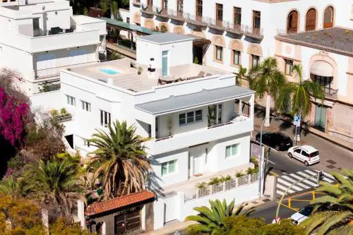 Sunnyland luxury villa santacruz