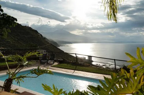 Villa Serena del Mar, Lujo con vistas al mar y Piscina Climatizada