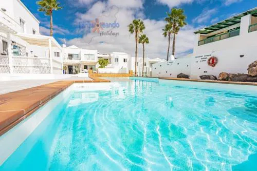 Buenavida Cozy Holiday Home VV with communal pool and air con