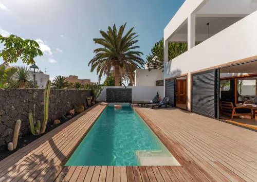 Canaryislandshost l Pausa