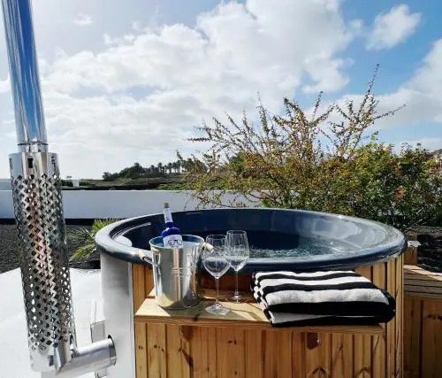 Chalet Emily mit Hot Tub und Meerblick