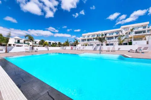 Luminosa vivienda vacacional con vista a la piscina