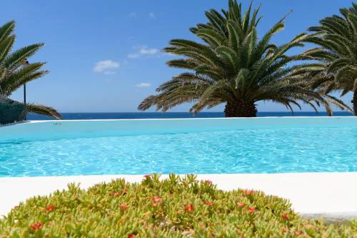 Sol Eterno - luxury Aparmtent with direct oceanview and extra services