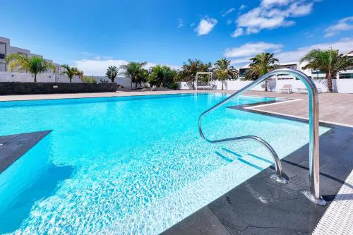 Sun Glow Senator-pool view