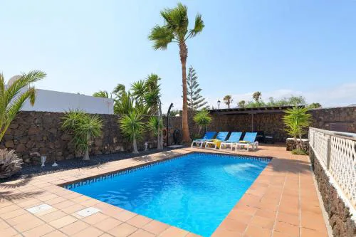 Villa Marisol, Los Mojones
