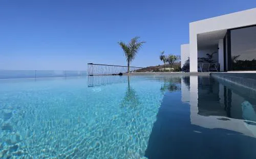 CASA LAINA - Piscina Climatizada