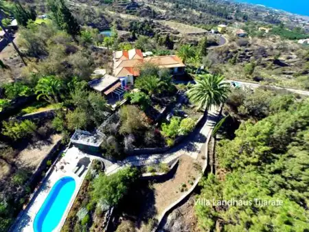 Holiday Home Anspruchsvolle Ferienvilla mit Panoramablick by Interhome