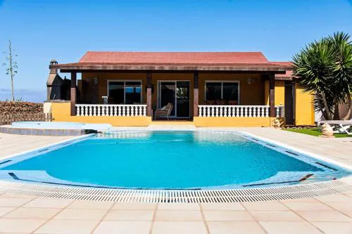 Charming Villa with Sea View in El Roque, Private Pool