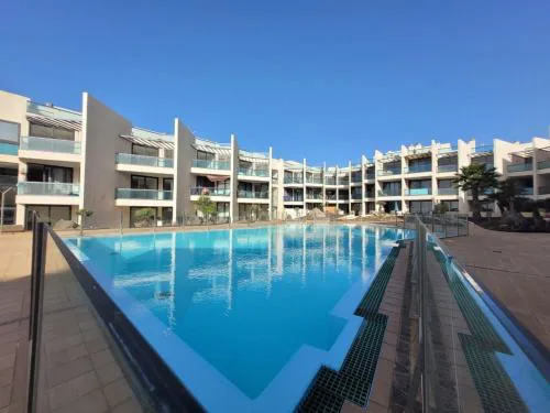 Cozy 1 Bedroom Apartment with Sea View
