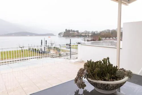 Magic Home at the Lake