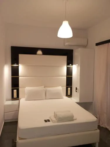 Spiros Rooms