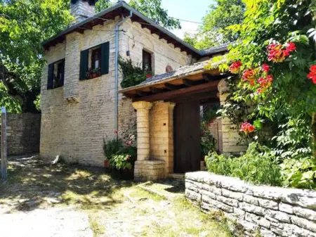 Παραδοσιακό Σπίτι στο Μονοδένδρι