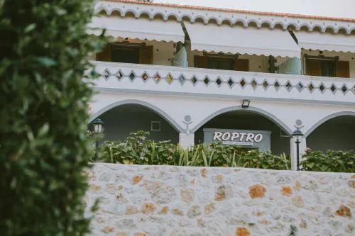 Roptro Rooms