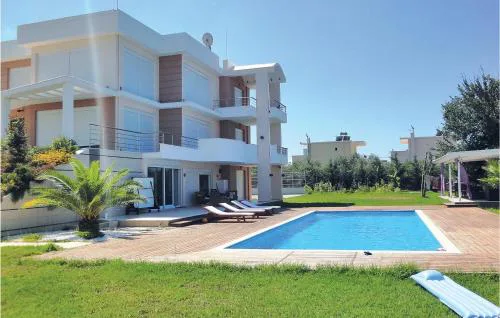 7 Bedroom Cozy Home In Preveza
