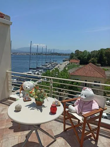 AB Preveza Apartments-15 Meters Over the Sea Attic & Alexander's the Great Executive Suite