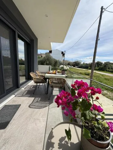 Kiani Akti - Modern Family Apartment 82m2