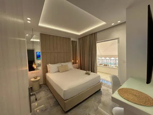 KLEOPATRA'S Luxury Suite