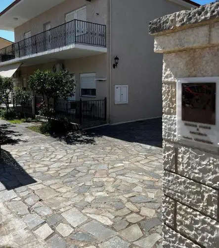 Dionysus Apartments & Studios