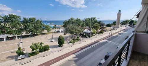 Amazing sea view apartment in the city center!