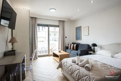 Kleoniki's Boutique apartment By Homebrain