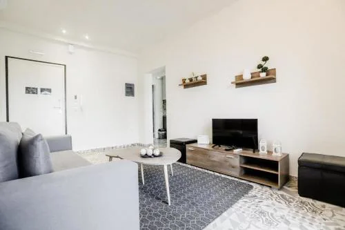 KNL luxury apartment by homebrain