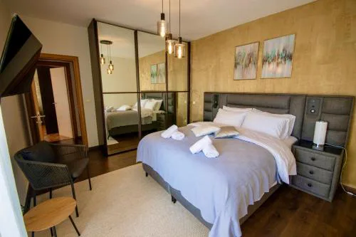 LUXE COASTAL RETREAT Apartment