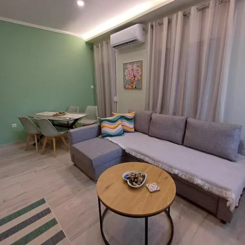 Central Modern Living Apartment 2