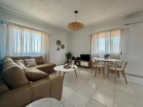Azzuro Apartment by Horizon Homes