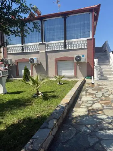 Nadya Holiday Home