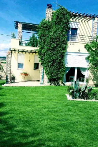 Seaside Green Villa