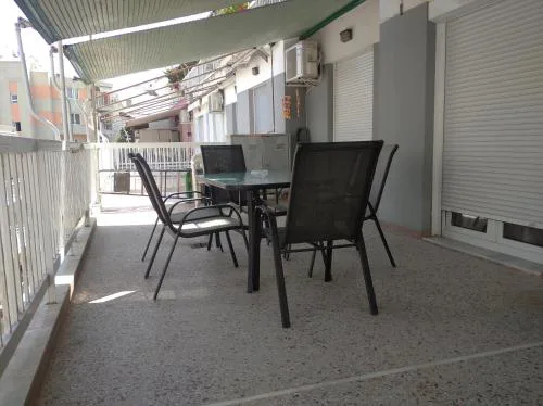 Debby's Central Apartment
