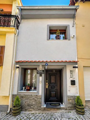 Ioanis Deluxe House