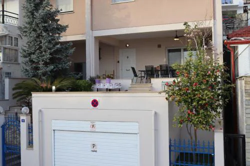 Lovely studio with beautiful garden