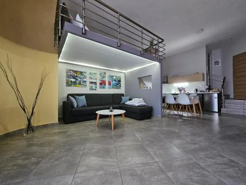 Lydia's Loft