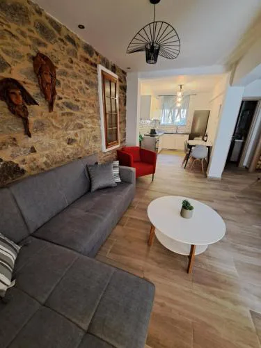 mama-koulas house