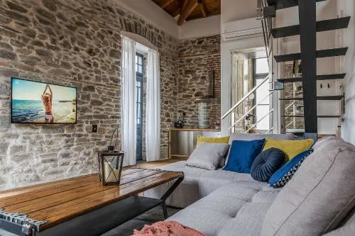 PomeGranate Suites