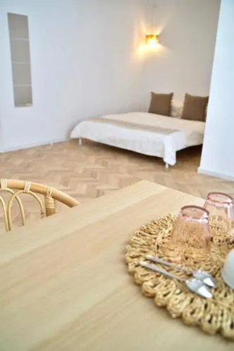 Tzatziki Room 4