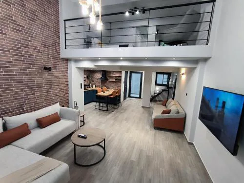 ZOE LOFT