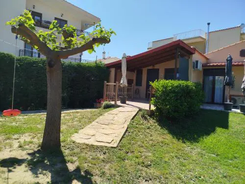 GIORGOS VILLA