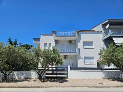 Nias Apartments 102