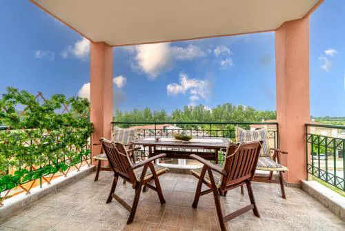 3rd floor apartment