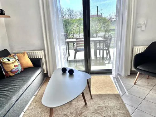 SUNNY 2, Two-bedroom house with parking