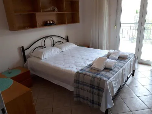 Iraklitsa bay apartment