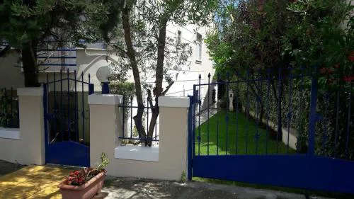 Ideal Family House